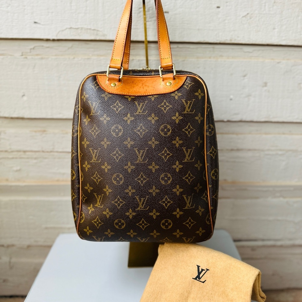 LOUIS VUITTON LV Excursion HandBag Monogram with Dustbag and COA. - Picture 17 of 17